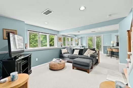 Duxbury, Massachusetts, 02232, United States, 2 Bedrooms Bedrooms, ,3 BathroomsBathrooms,Residential,For Sale,1839812