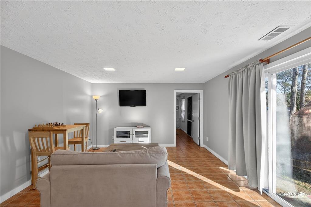 Roswell, Georgia, 30075, United States, 4 Bedrooms Bedrooms, ,4 BathroomsBathrooms,Residential,For Sale,2014792