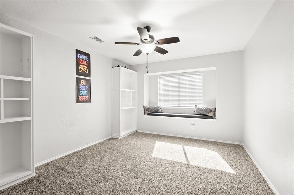 Denton, Texas, 76210, United States, 5 Bedrooms Bedrooms, ,3 BathroomsBathrooms,Residential,For Sale,1972740