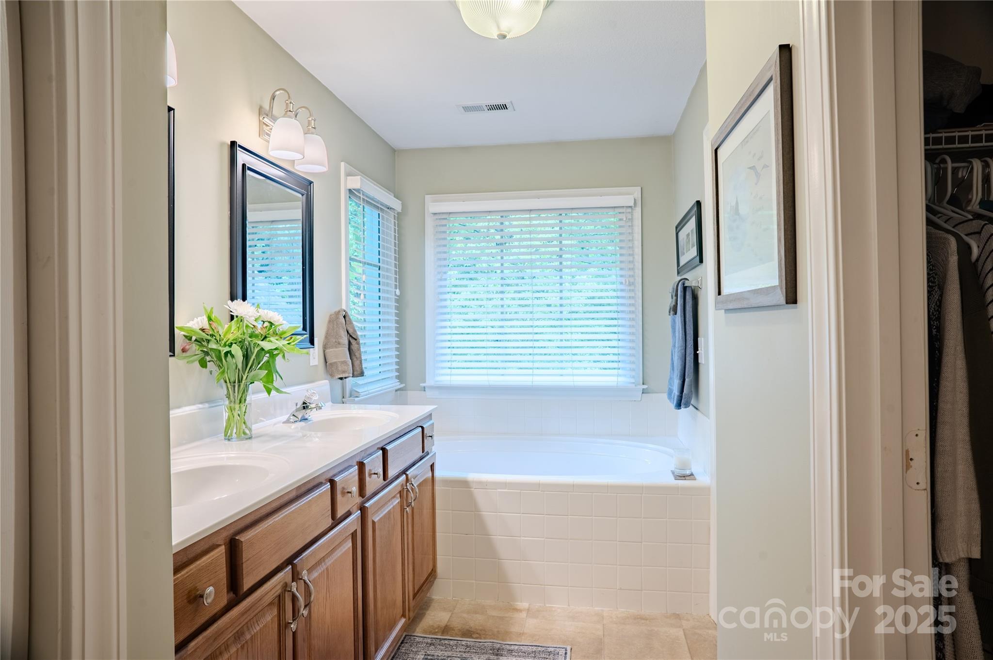 Flat Rock, North Carolina, 28731, United States, 4 Bedrooms Bedrooms, ,3 BathroomsBathrooms,Residential,For Sale,1804521