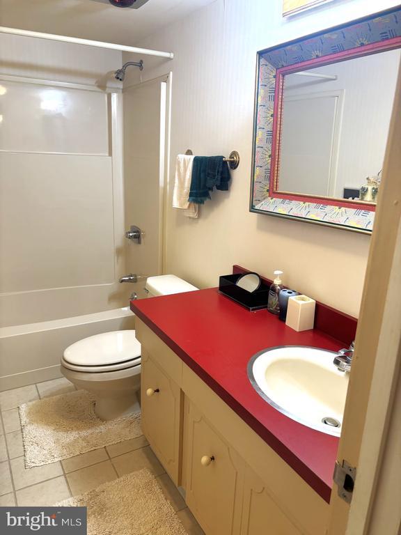 Fredericksburg, Virginia, 22401, United States, 4 Bedrooms Bedrooms, ,4 BathroomsBathrooms,Residential,For Sale,1917232