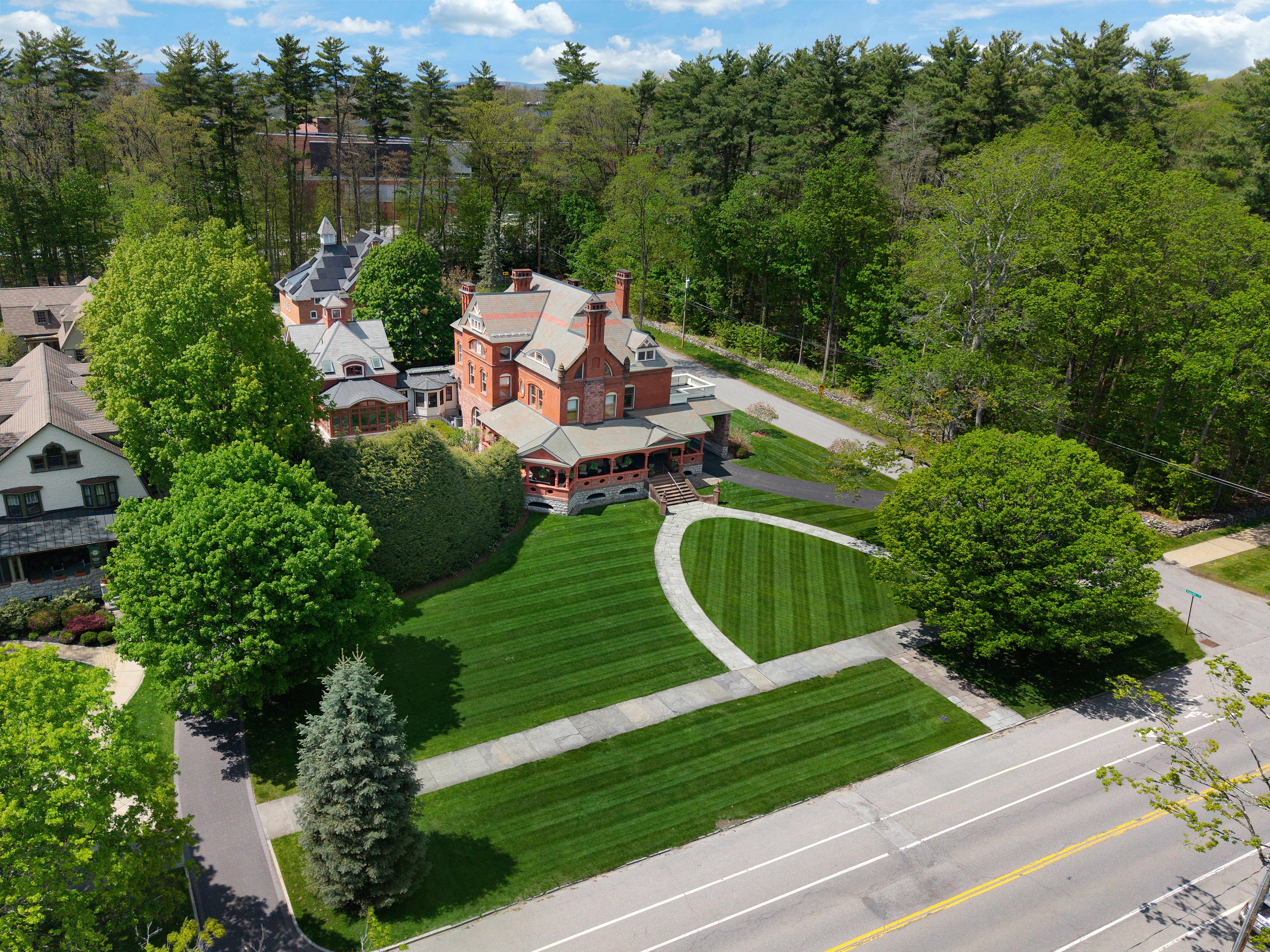  795 N Broadway, Saratoga Springs, NY, 12866 - 物件實景