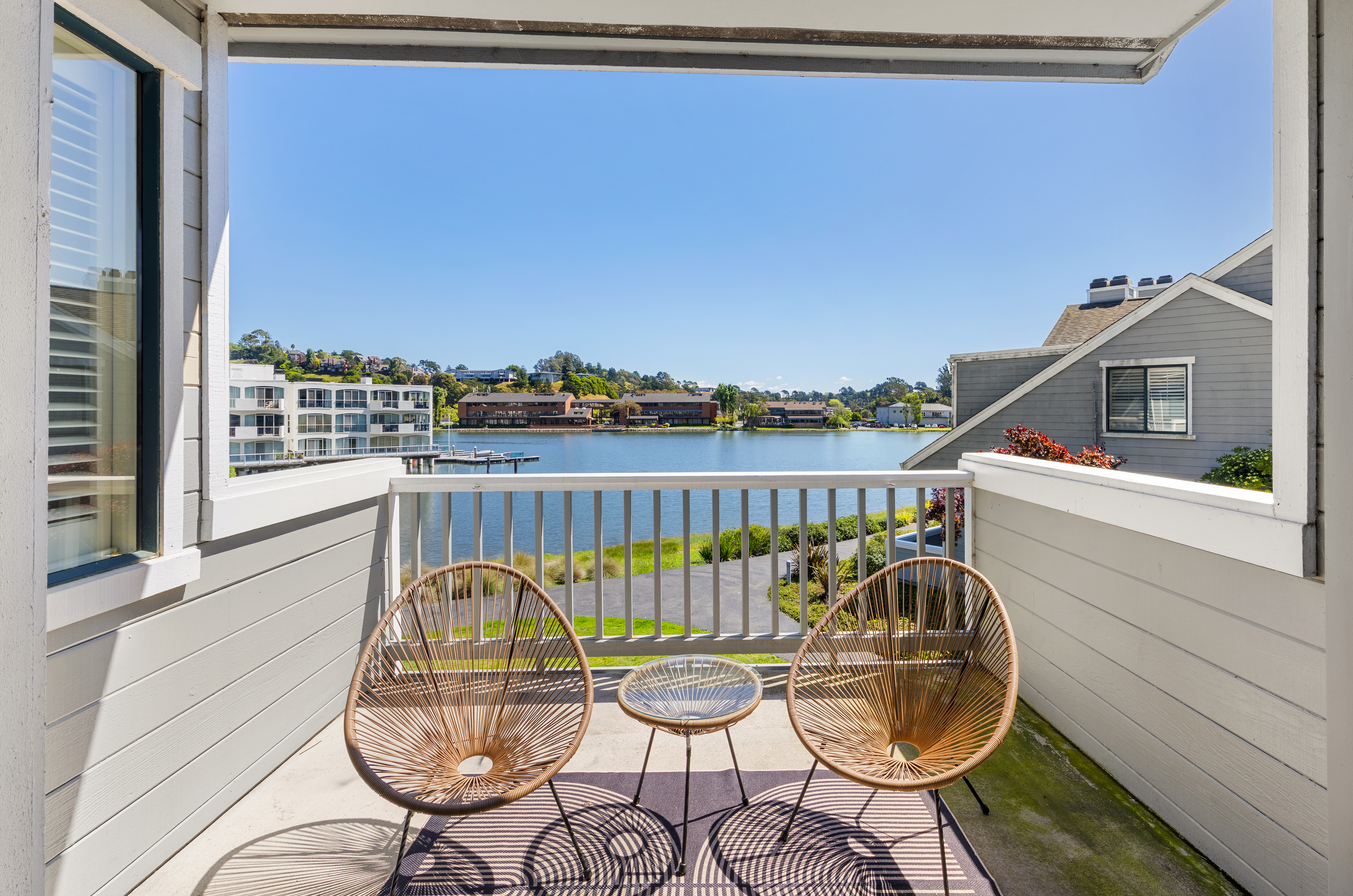  Stylish Waterfront Residence - 物件實景