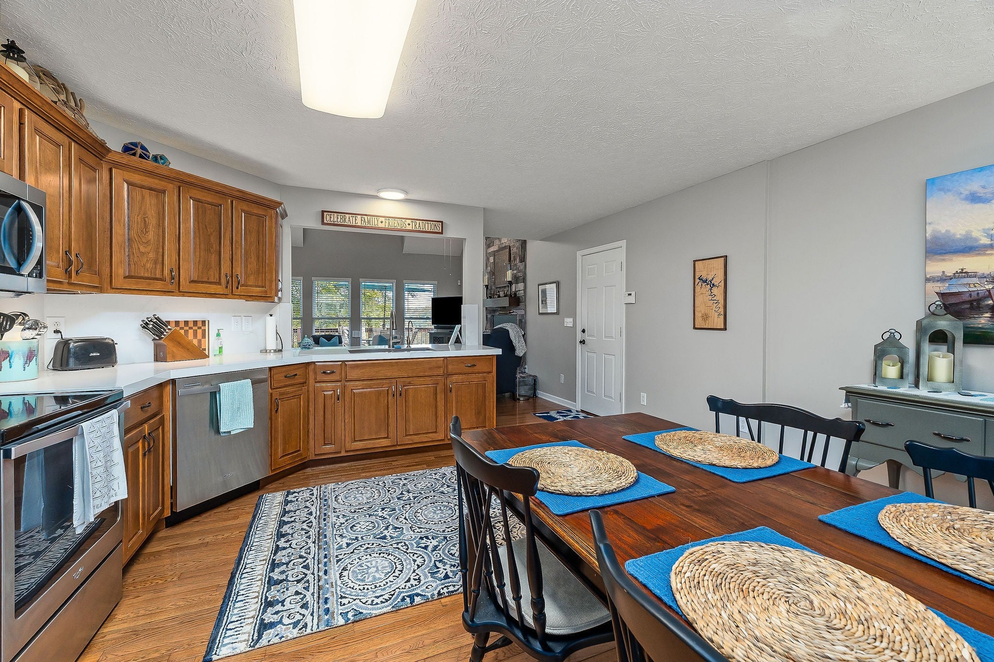 Smithville, Tennessee, 37166, United States, 3 Bedrooms Bedrooms, ,3 BathroomsBathrooms,Residential,For Sale,2006614