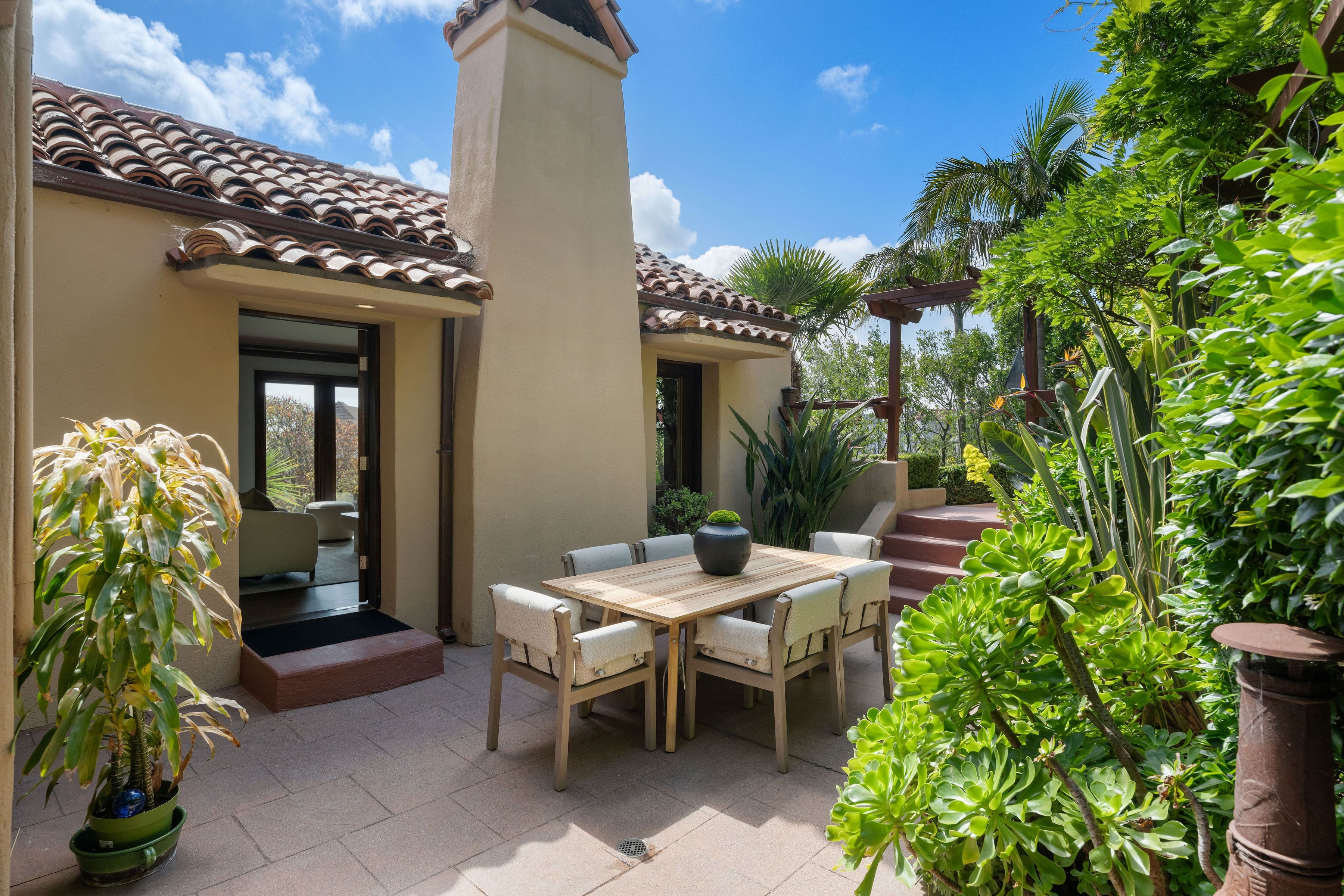  SPANISH REVIVAL ESTATE - 物件實景