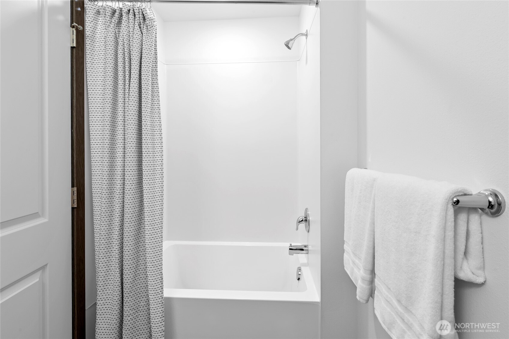 Bainbridge Island, Washington, 98110, United States, 2 Bedrooms Bedrooms, ,2 BathroomsBathrooms,Residential,For Sale,1828148
