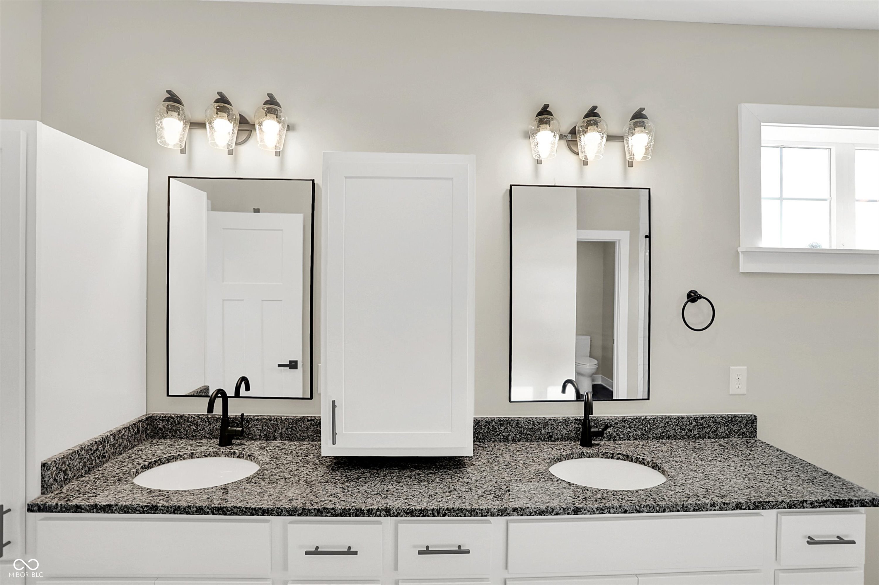 Indianapolis, Indiana, 46237, United States, 4 Bedrooms Bedrooms, ,2 BathroomsBathrooms,Residential,For Sale,1983350