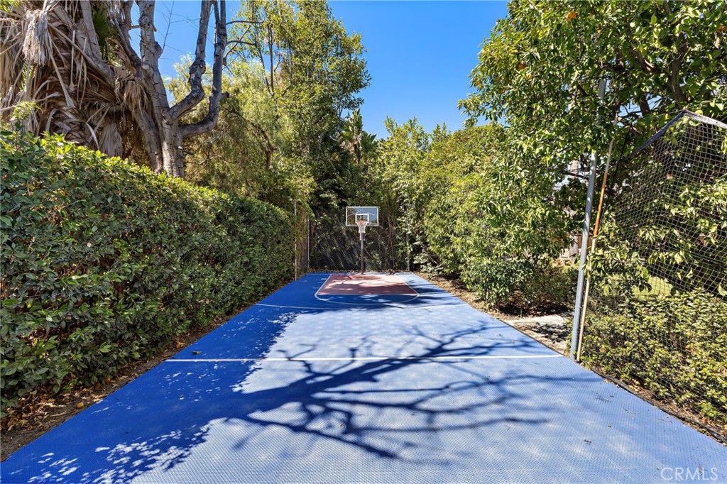 Laguna Hills, California, 92653, United States, 7 Bedrooms Bedrooms, ,5 BathroomsBathrooms,Residential,For Sale,1941687