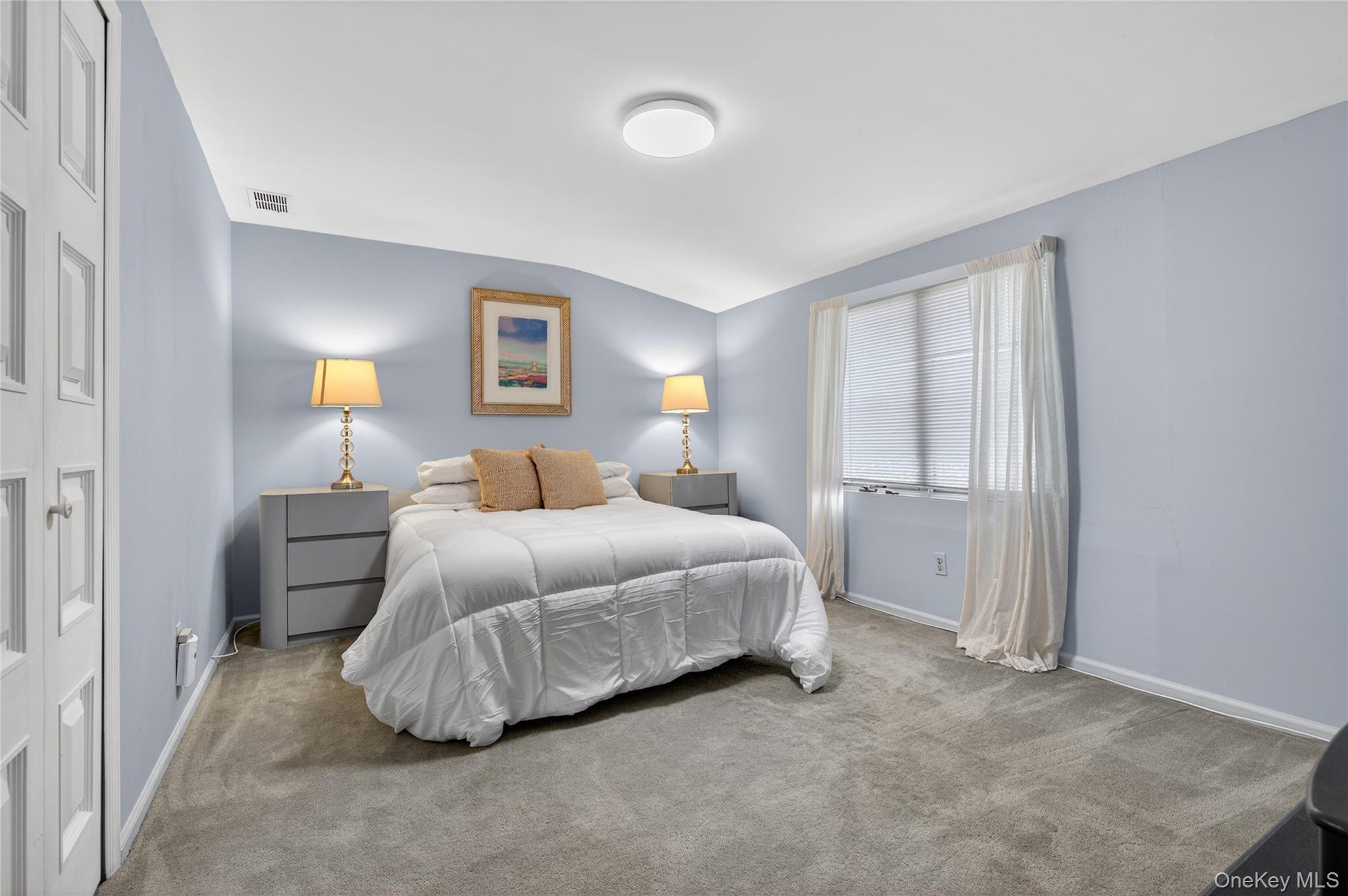  24 Thorngrove Lane, Dix Hills, NY, 11746 - 物件實景