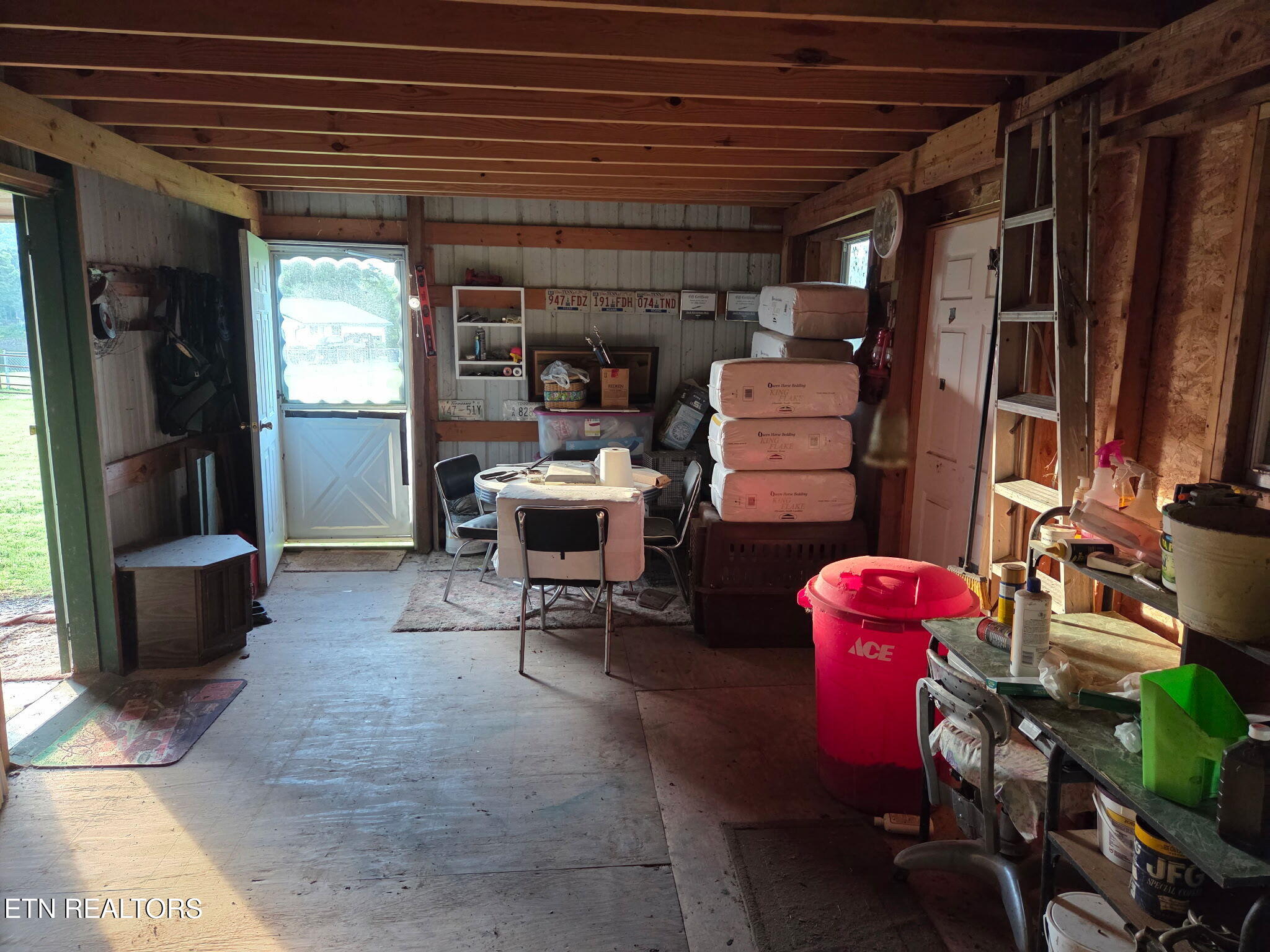 Kingston, Tennessee, 37763, United States, 3 Bedrooms Bedrooms, ,2 BathroomsBathrooms,Residential,For Sale,1891153