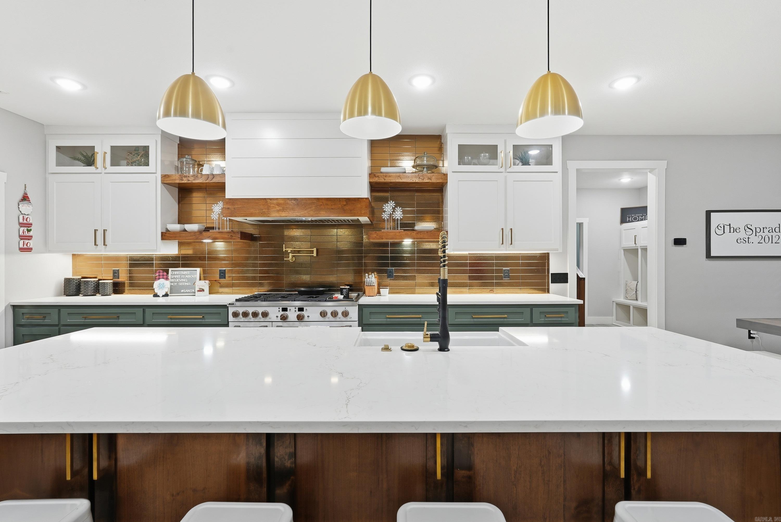 Morrilton, Arkansas, 72110, United States, 3 Bedrooms Bedrooms, ,4 BathroomsBathrooms,Residential,For Sale,2003394