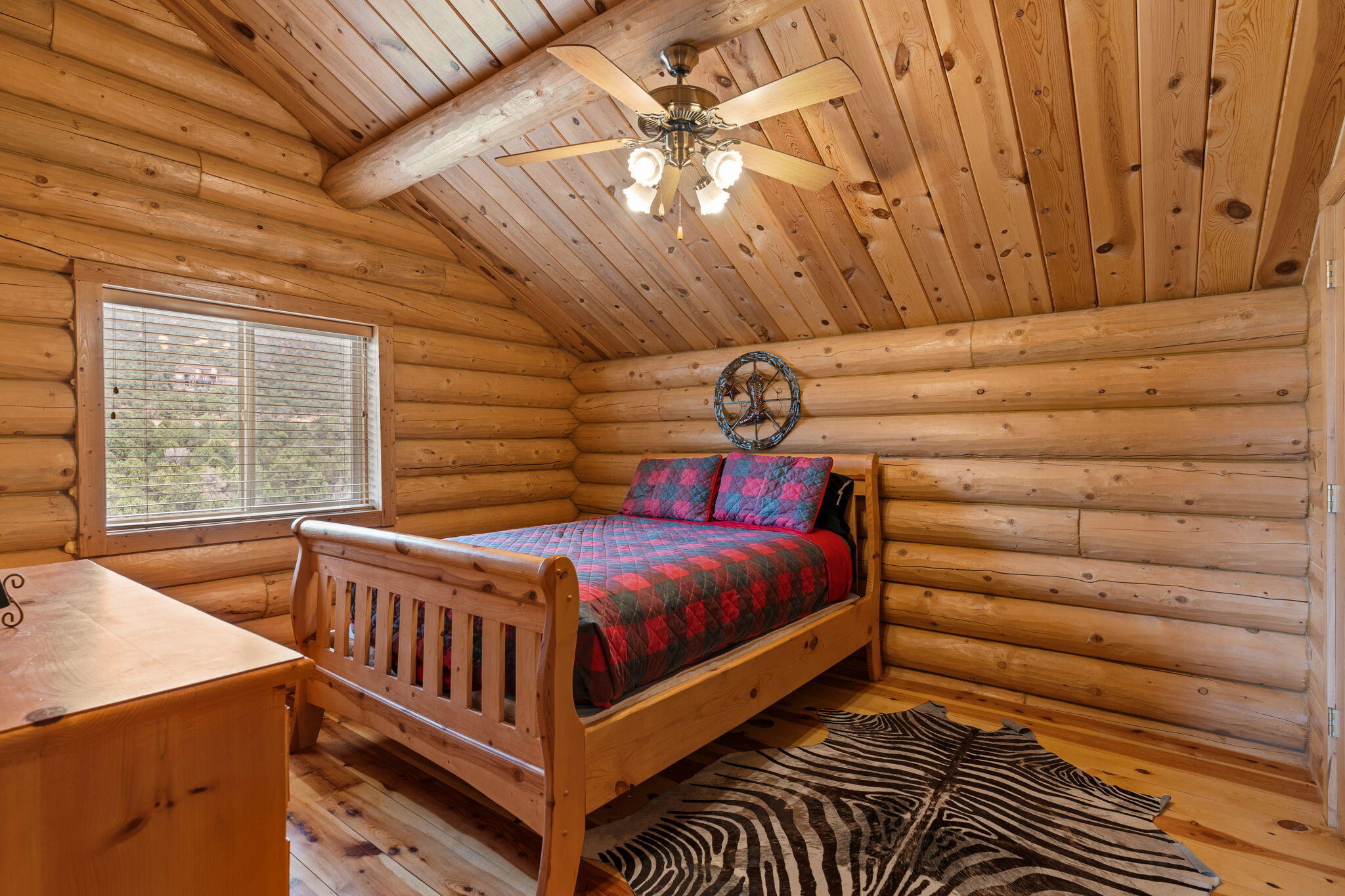 Parowan, Utah, 84761, United States, 5 Bedrooms Bedrooms, ,5 BathroomsBathrooms,Residential,For Sale,1976313