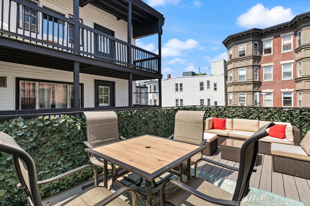 Boston, Massachusetts, 02128, United States, 2 Bedrooms Bedrooms, ,2 BathroomsBathrooms,Residential,For Sale,1925542