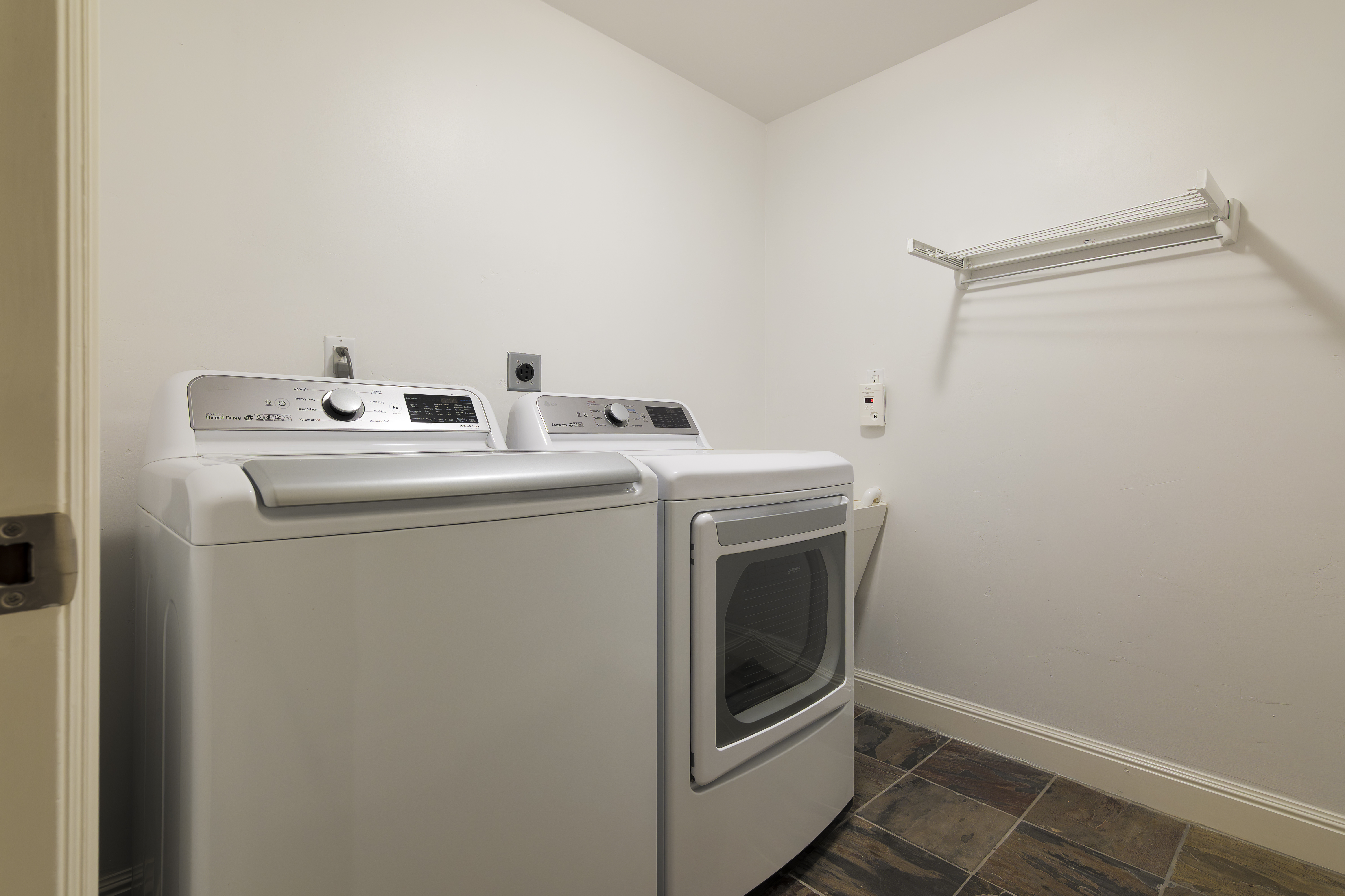  Beautifully Remodeled Craftsman-Inspired Home Located in the Willows - 物件實景