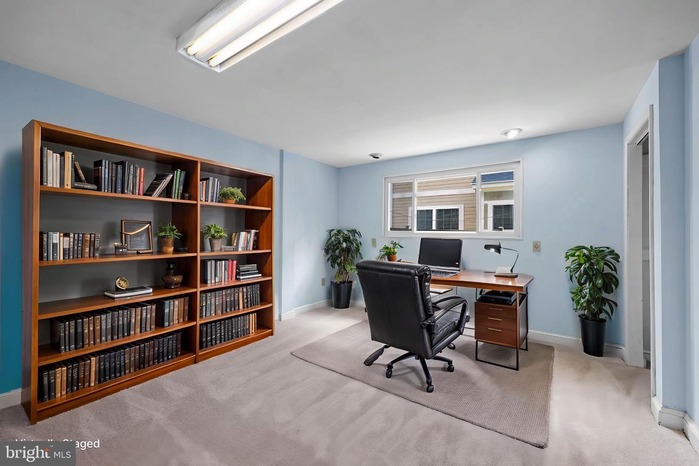 Falls Church, Virginia, 22042, United States, 5 Bedrooms Bedrooms, ,2 BathroomsBathrooms,Residential,For Sale,1932563