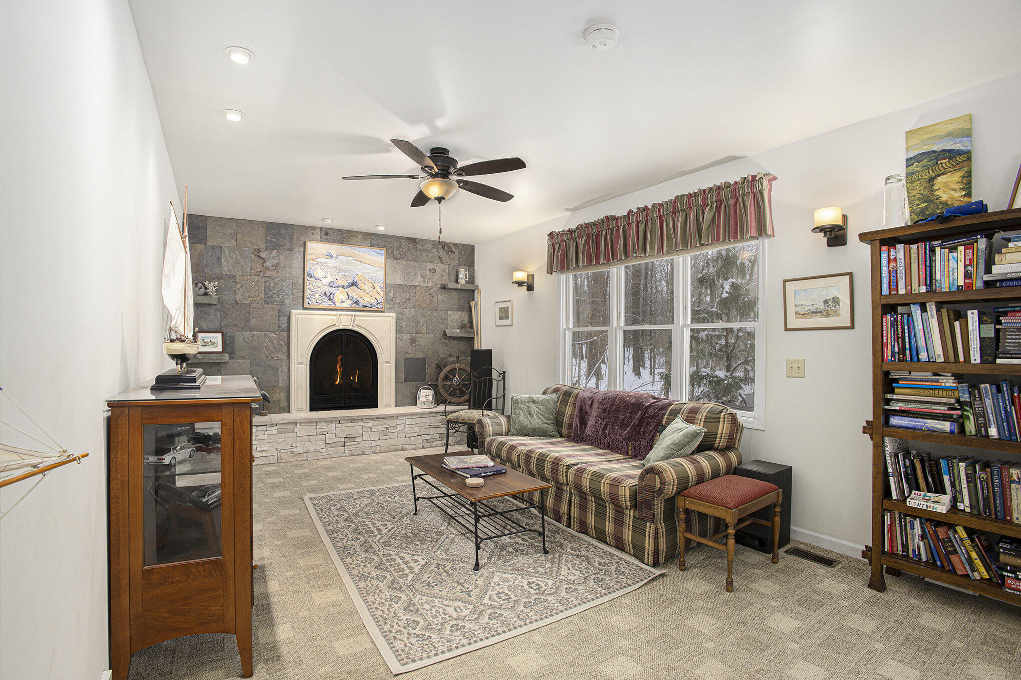 Holland, Michigan, 49423, United States, 4 Bedrooms Bedrooms, ,3 BathroomsBathrooms,Residential,For Sale,2000923