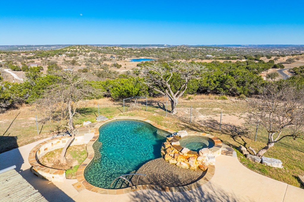 Kerrville, Texas, 78028, United States, 4 Bedrooms Bedrooms, ,5 BathroomsBathrooms,Residential,For Sale,1740072