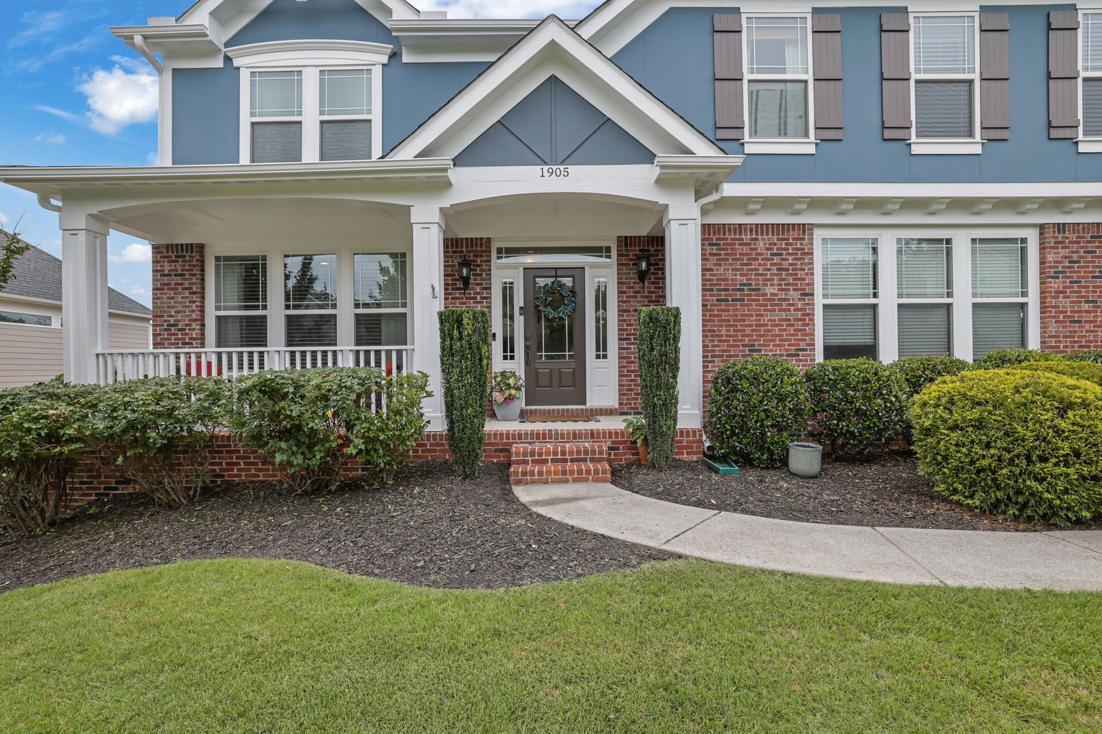  Beautifully Maintained Home in One of Cumming