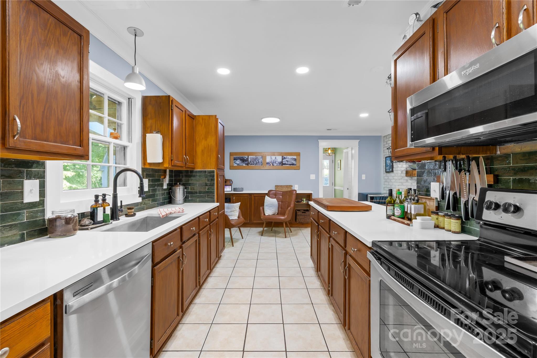 Matthews, North Carolina, 28105, United States, 3 Bedrooms Bedrooms, ,3 BathroomsBathrooms,Residential,For Sale,1948872