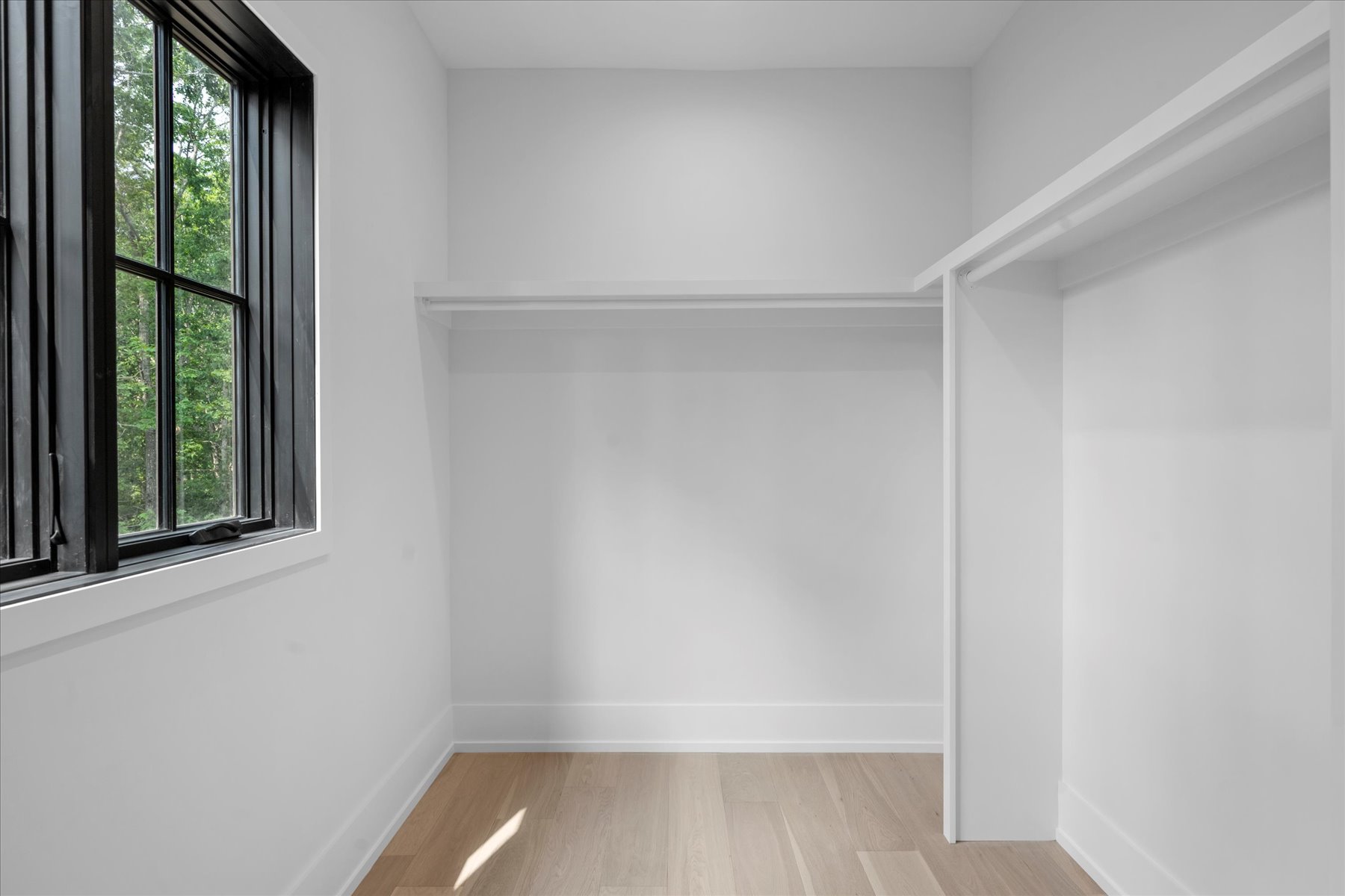 Quiogue, New York, 11978, United States, 5 Bedrooms Bedrooms, ,5 BathroomsBathrooms,Residential,For Sale,1751260