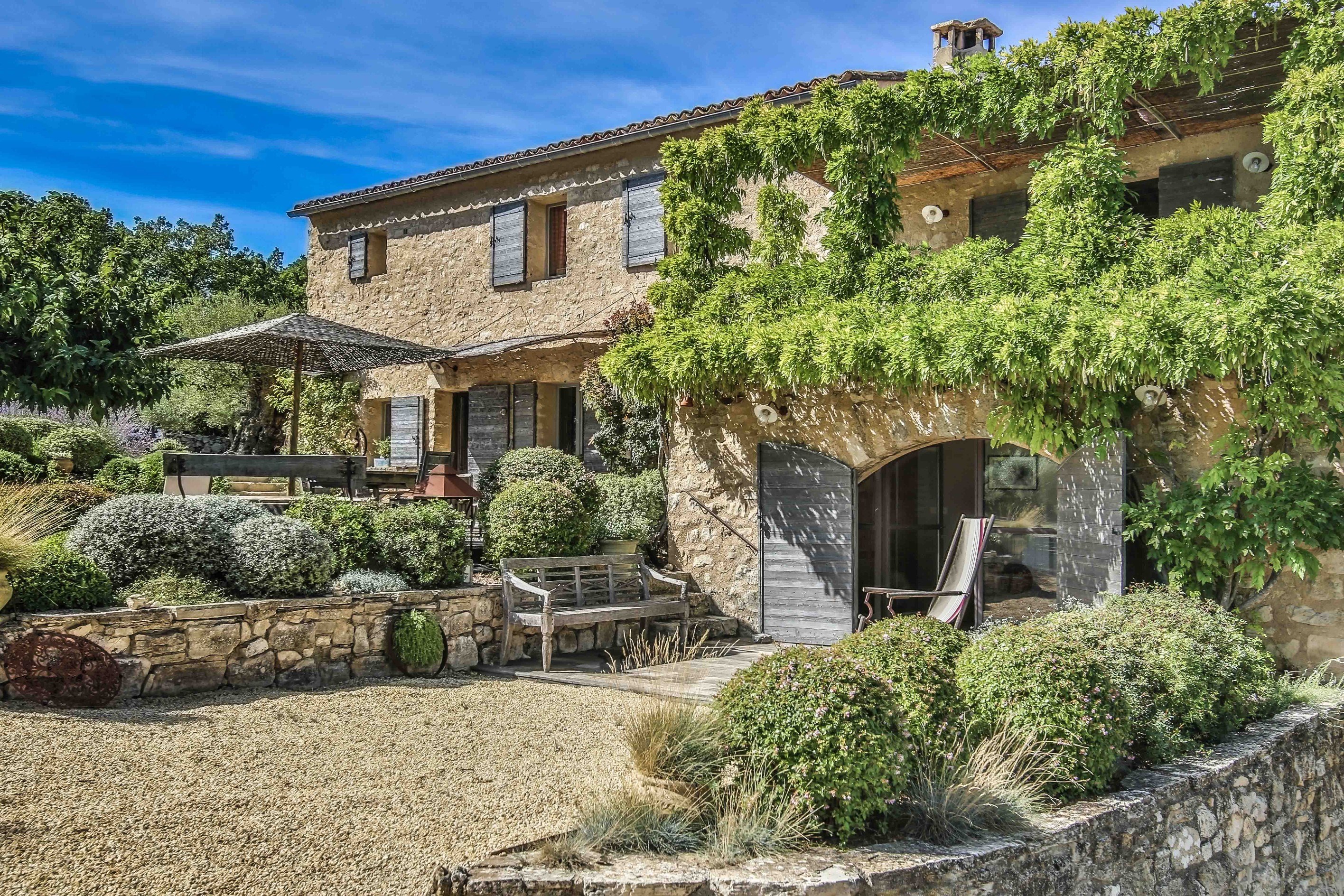  a home immersed in nature, where  provence becomes a way of life - 物件實景