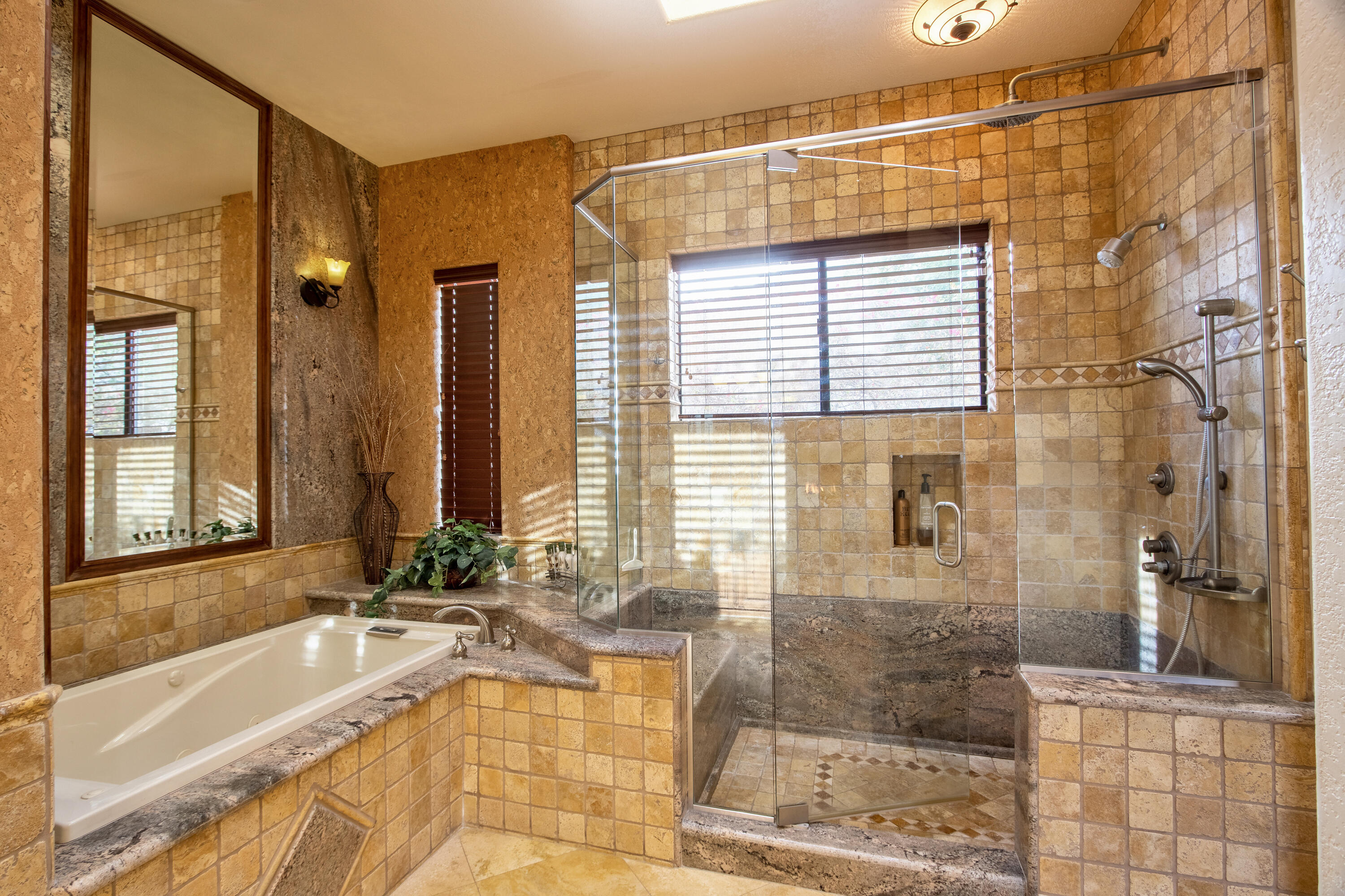 La Quinta, California, 92253, United States, 4 Bedrooms Bedrooms, ,4 BathroomsBathrooms,Residential,For Sale,1992034