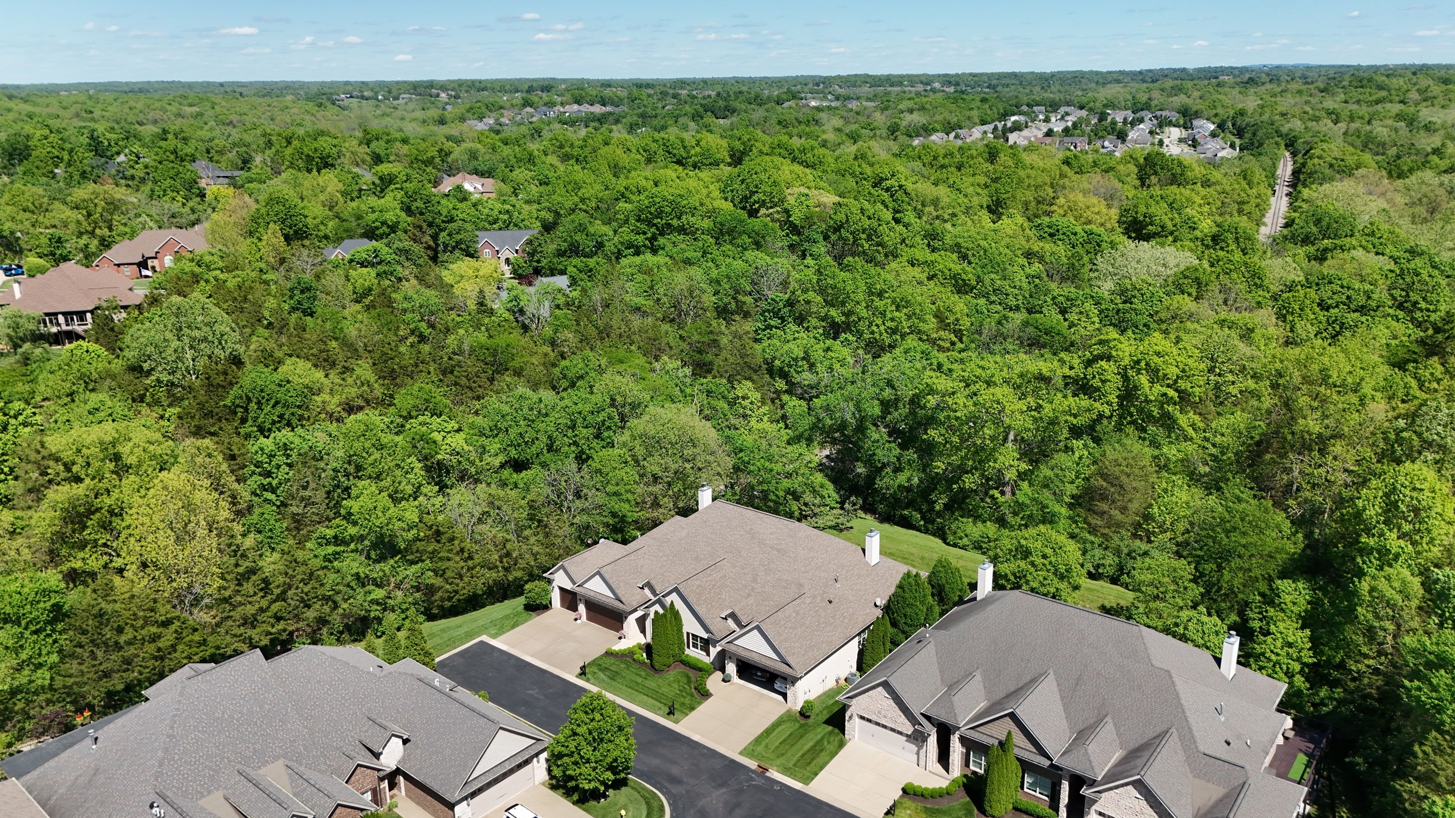  301 Maple Valley Road, Louisville, KY 40245 - 物件實景
