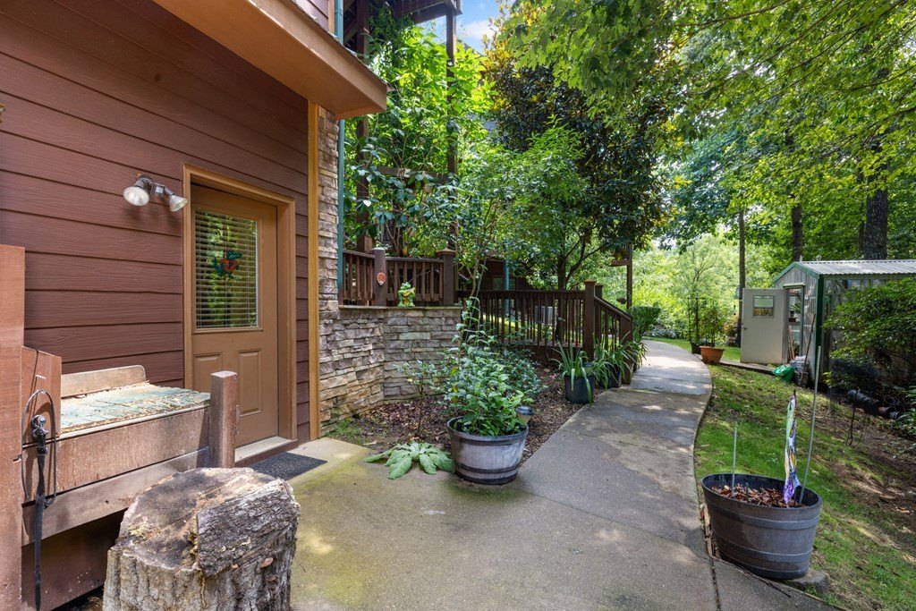 Blairsville, Georgia, 30512, United States, 3 Bedrooms Bedrooms, ,4 BathroomsBathrooms,Residential,For Sale,1895292