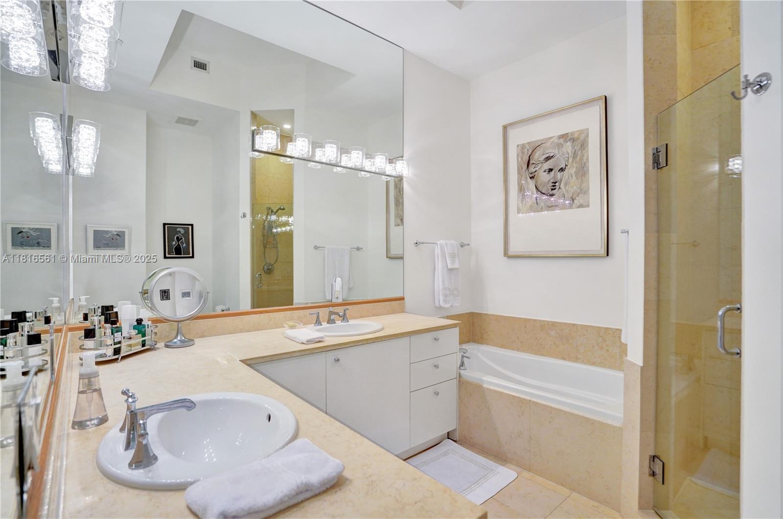 Aventura, Florida, 33180, United States, 2 Bedrooms Bedrooms, ,2 BathroomsBathrooms,Residential,For Sale,1848043