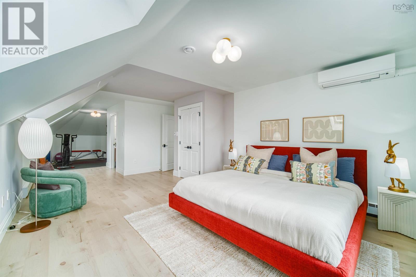 FALL RIVER, Nova Scotia, B2T 1A4, CA, 5 Bedrooms Bedrooms, ,3 BathroomsBathrooms,Residential,For Sale,1838498