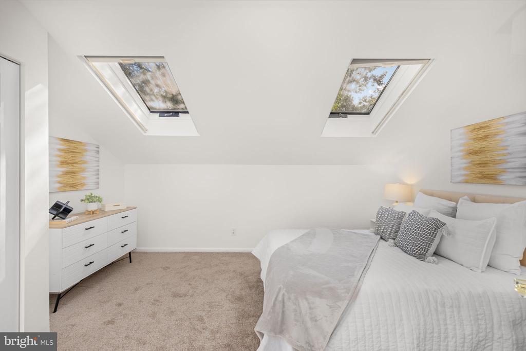 Washington, District of Columbia, 20009, United States, 2 Bedrooms Bedrooms, ,2 BathroomsBathrooms,Residential,For Sale,1981546