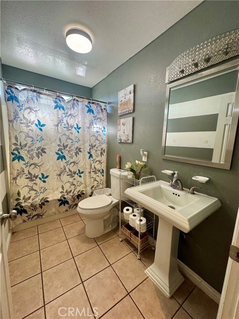 Compton, California, 90222, United States, 4 Bedrooms Bedrooms, ,2 BathroomsBathrooms,Residential,For Sale,1987435