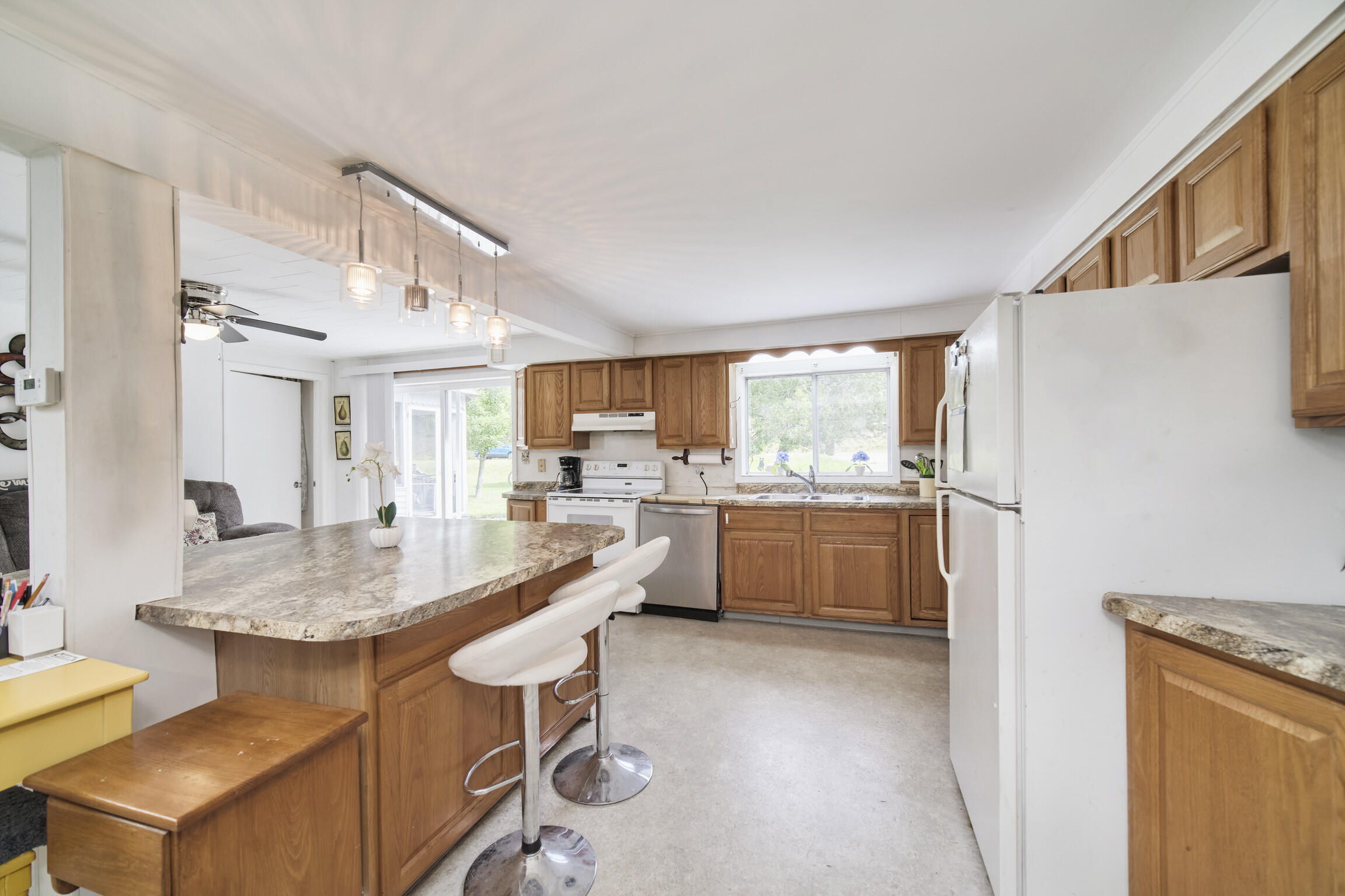 Manistee, Michigan, 49660, United States, 7 Bedrooms Bedrooms, ,3 BathroomsBathrooms,Residential,For Sale,1943241