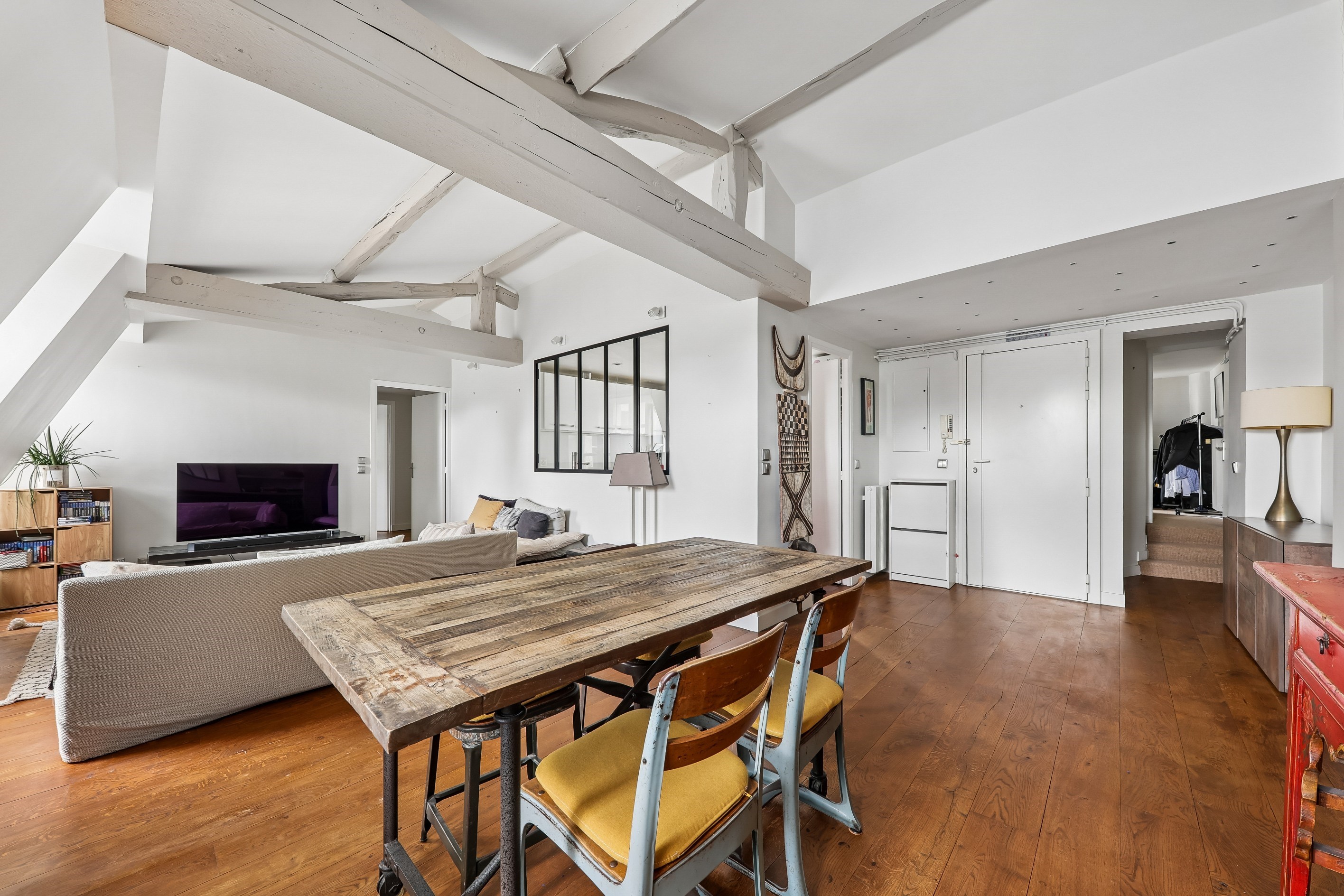 Le Marais – Renovated Top-Floor Apartment with Exposed Beams and Rooftop Views - 物件實景
