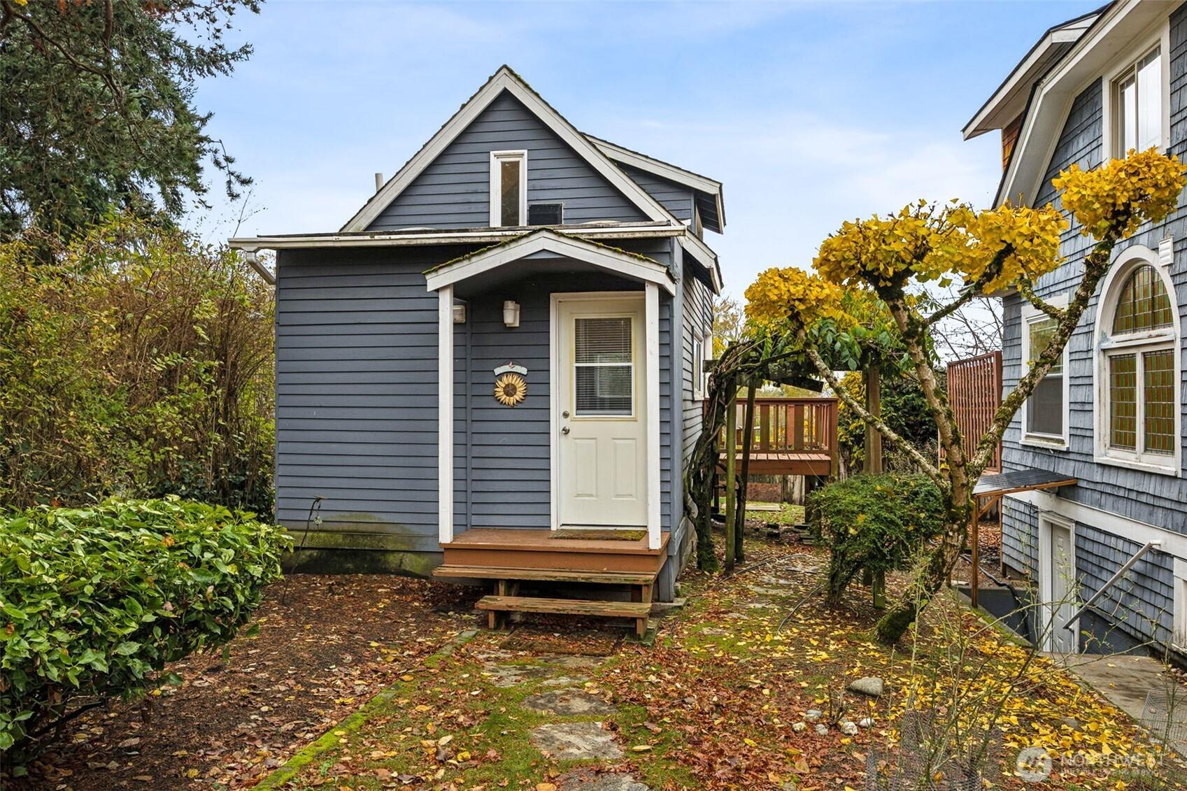 KIRKLAND, Washington, 98033, United States, 4 Bedrooms Bedrooms, ,3 BathroomsBathrooms,Residential,For Sale,1995728