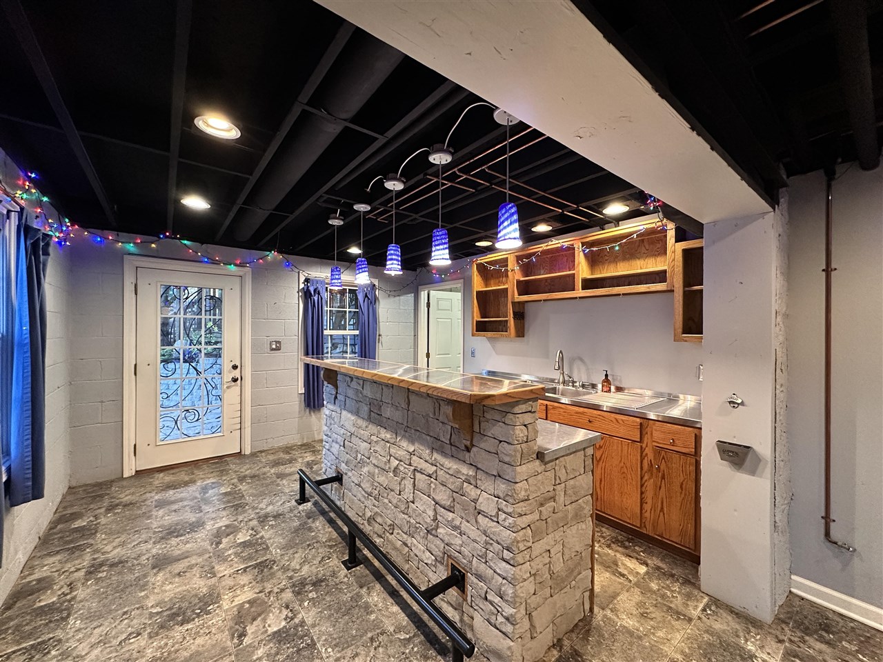 Bowling Green, Kentucky, 42103, United States, 4 Bedrooms Bedrooms, ,5 BathroomsBathrooms,Residential,For Sale,1991633