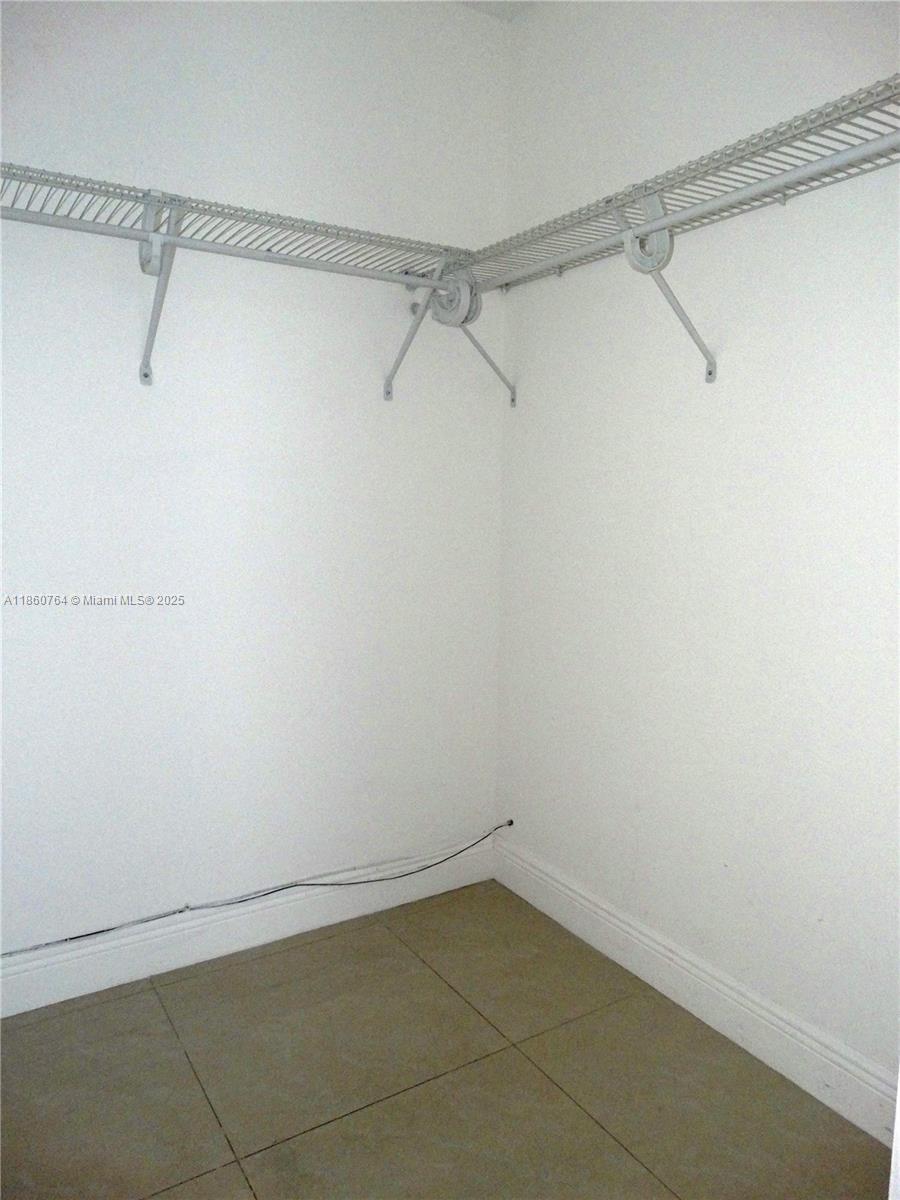 Miami, Florida, 33131, United States, 2 Bedrooms Bedrooms, ,3 BathroomsBathrooms,Residential,For Sale,1919526