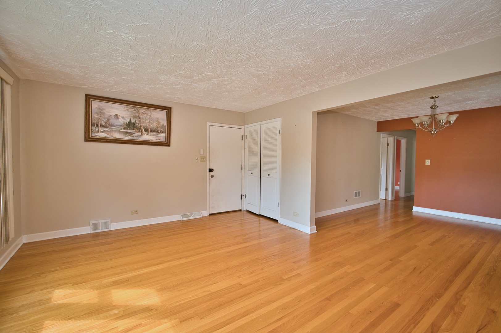 Lincolnwood, Illinois, 60712, United States, 8 Bedrooms Bedrooms, ,Residential,For Sale,1984264