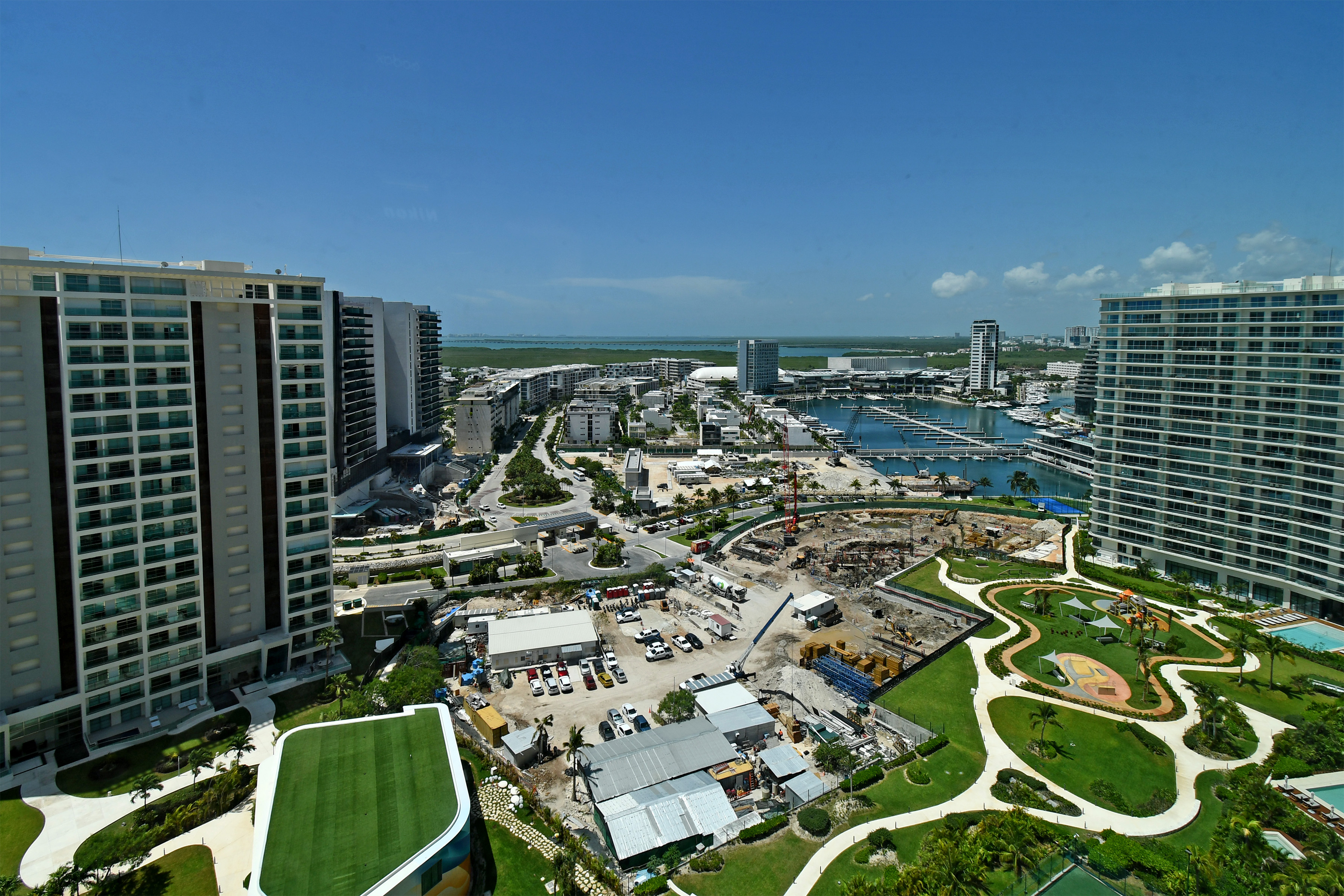  Oceanfront SLS Residences - 物件實景