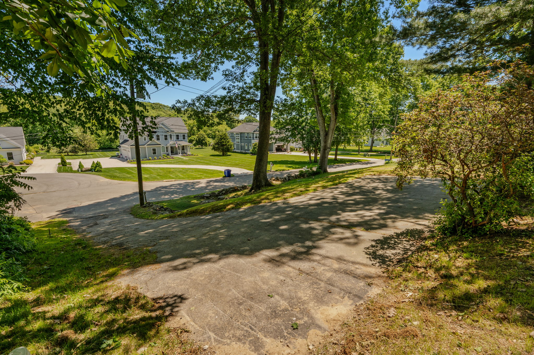  Find privacy and charm in this beautifully updated Waterford home. - 物件實景