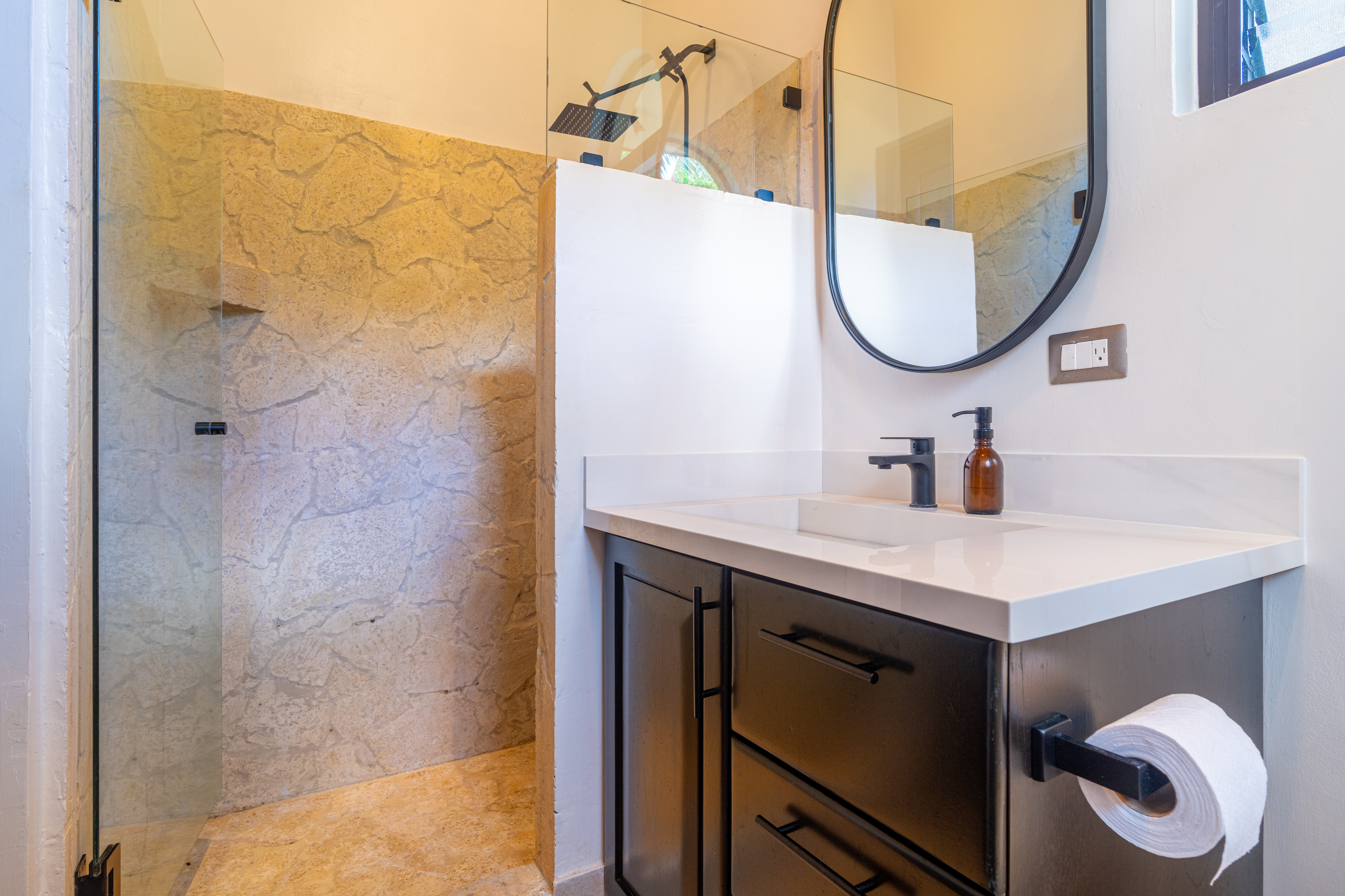 Ojochal, Puntarenas, 60504, CR, 3 Bedrooms Bedrooms, ,2 BathroomsBathrooms,Residential,For Sale,2003278