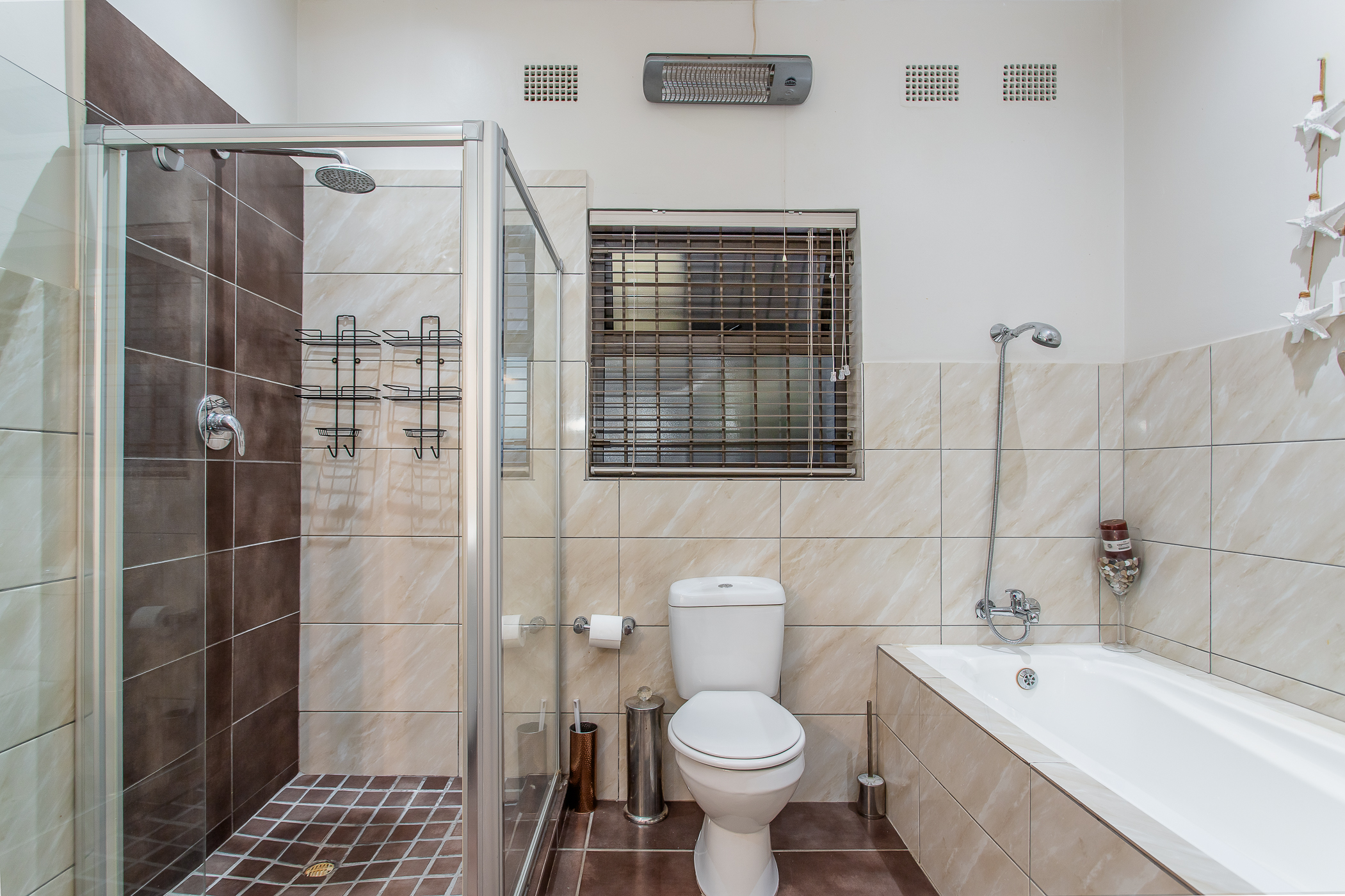  Family home in sought-after Courtrai, Paarl - 物件實景