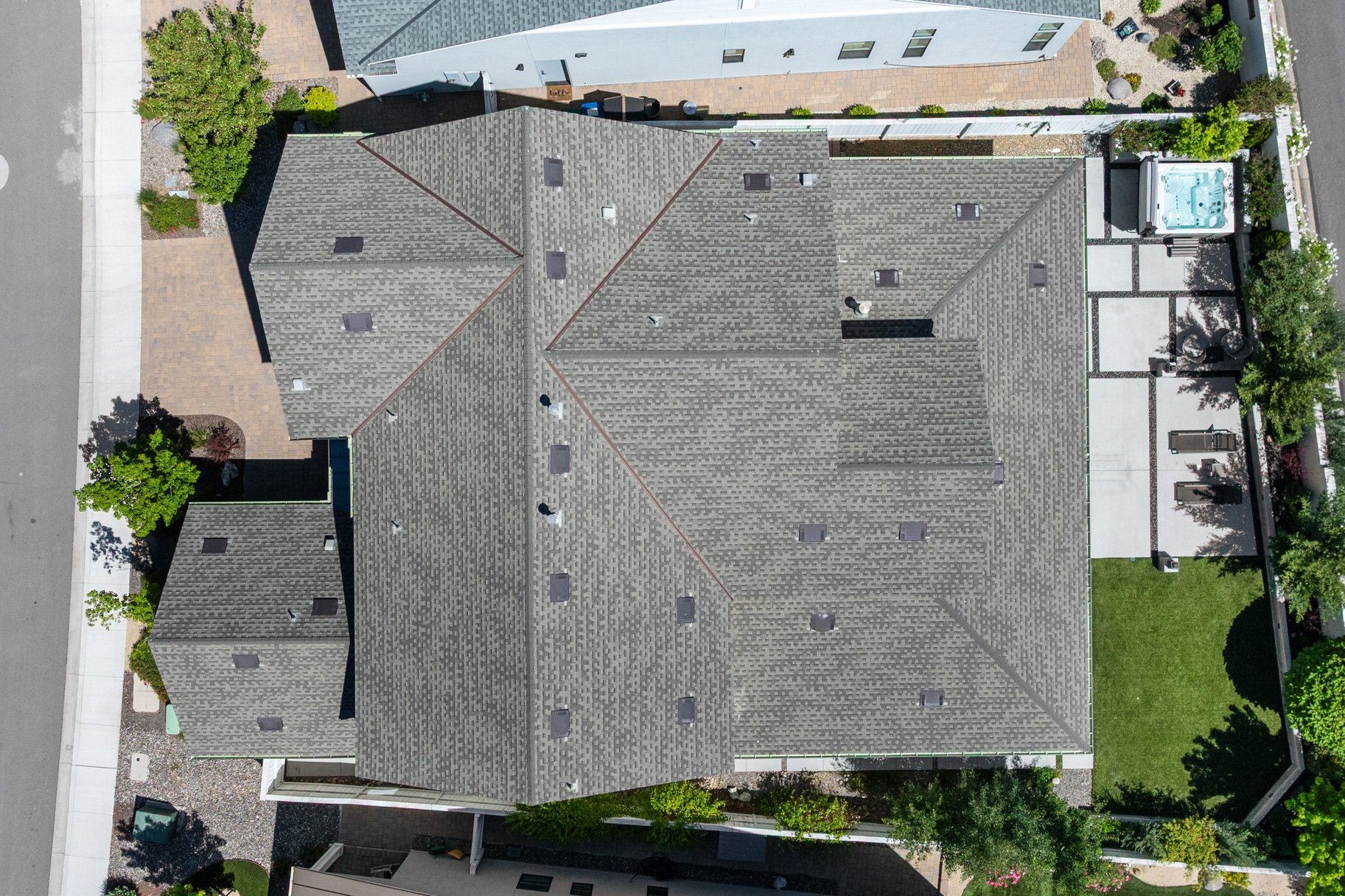  Custom 5-Bedroom Home on a Premium Lot in Rancharrah - 物件實景