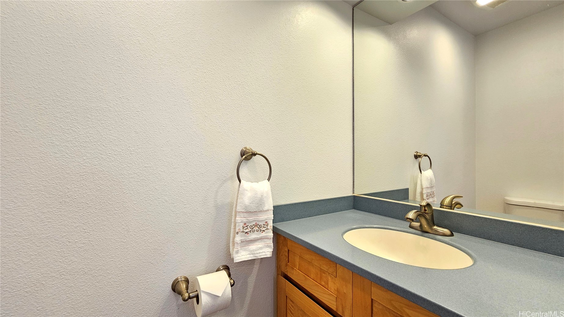 Honolulu, Hawaii, 96821, United States, 2 Bedrooms Bedrooms, ,3 BathroomsBathrooms,Residential,For Sale,1838475