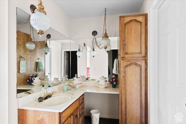 Manti, Utah, 84642, United States, 5 Bedrooms Bedrooms, ,3 BathroomsBathrooms,Residential,For Sale,1977640