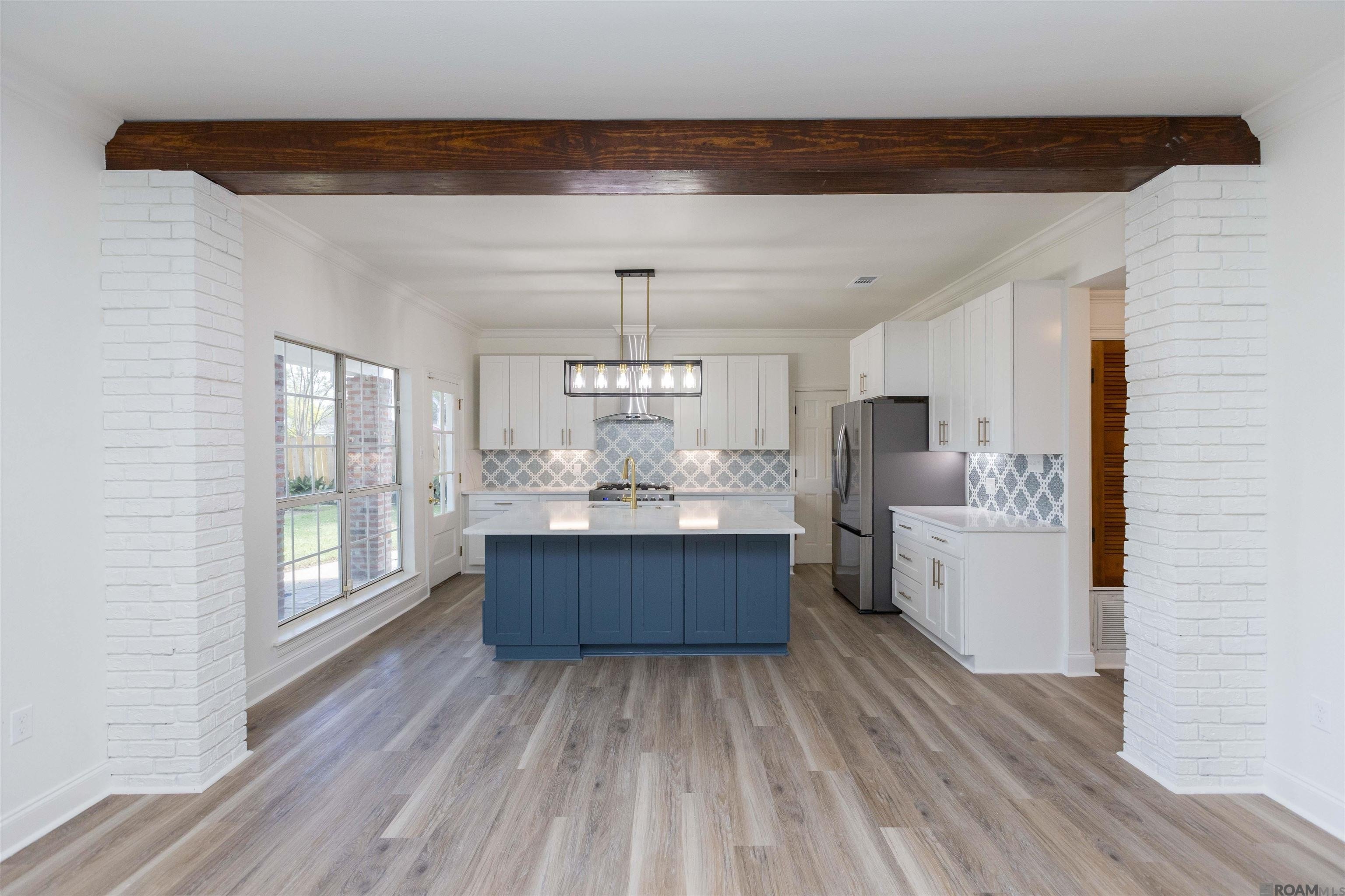 Baton Rouge, Louisiana, 70817, United States, 5 Bedrooms Bedrooms, ,4 BathroomsBathrooms,Residential,For Sale,1984389