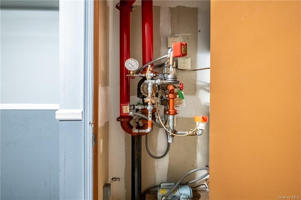 Bronx, New York, 10461, United States, 9 Bedrooms Bedrooms, ,Residential,For Sale,1977043