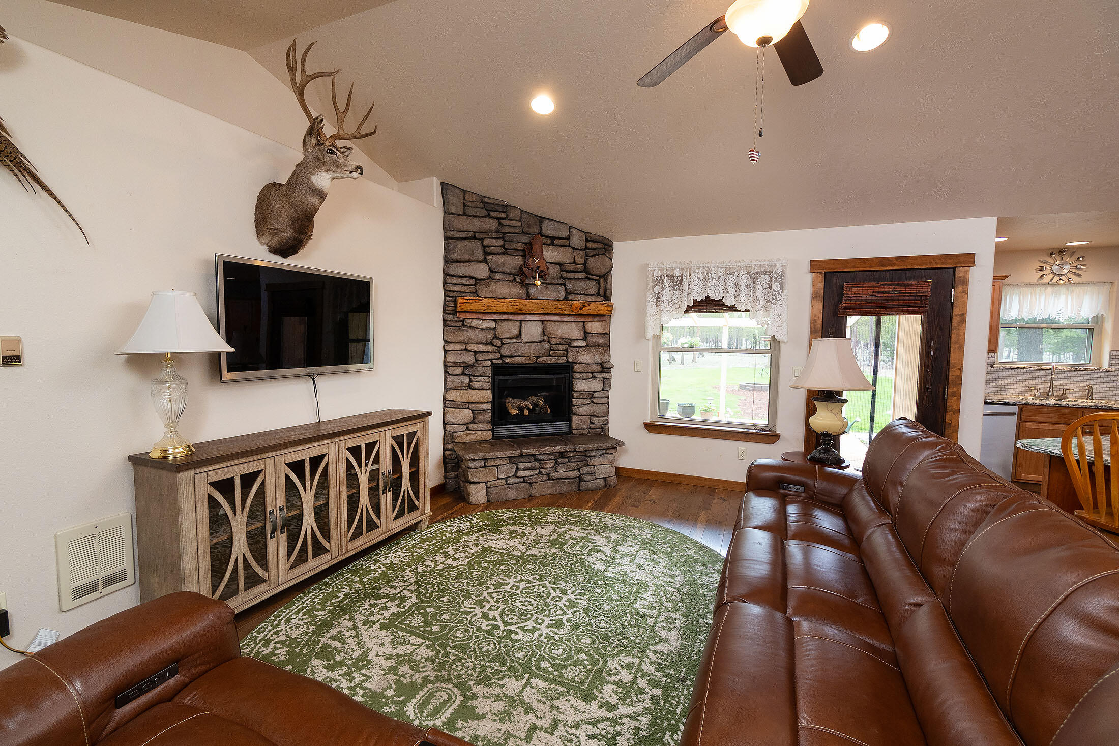 La Pine, Oregon, 97739, United States, 3 Bedrooms Bedrooms, ,2 BathroomsBathrooms,Residential,For Sale,1821567