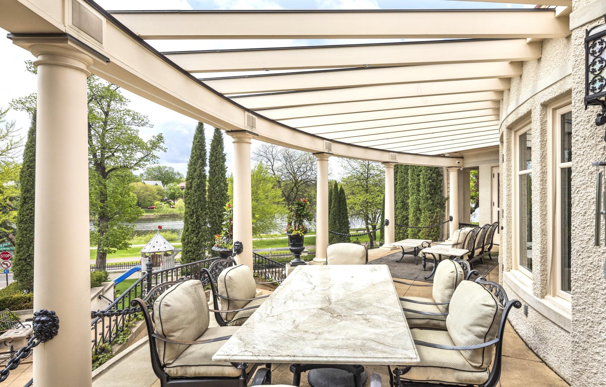 Minneapolis, Minnesota, 55405, United States, 4 Bedrooms Bedrooms, ,4 BathroomsBathrooms,Residential,For Sale,1821266