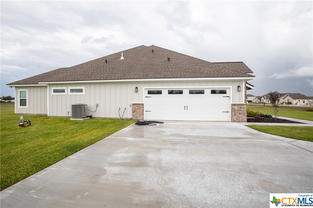 Victoria, Texas, 77904, United States, 4 Bedrooms Bedrooms, ,4 BathroomsBathrooms,Residential,For Sale,1818575